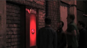 프로젝터와 어플을 활용한 코카콜라 자판기 (3)