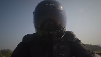 사고현장을 호출하는 오토바이 스마트 헬멧 (1)
